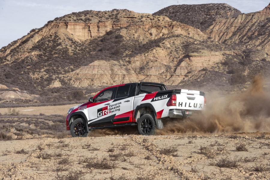  Toyota Hilux Gazoo Racing 2020 года  (фото 9 из 19)